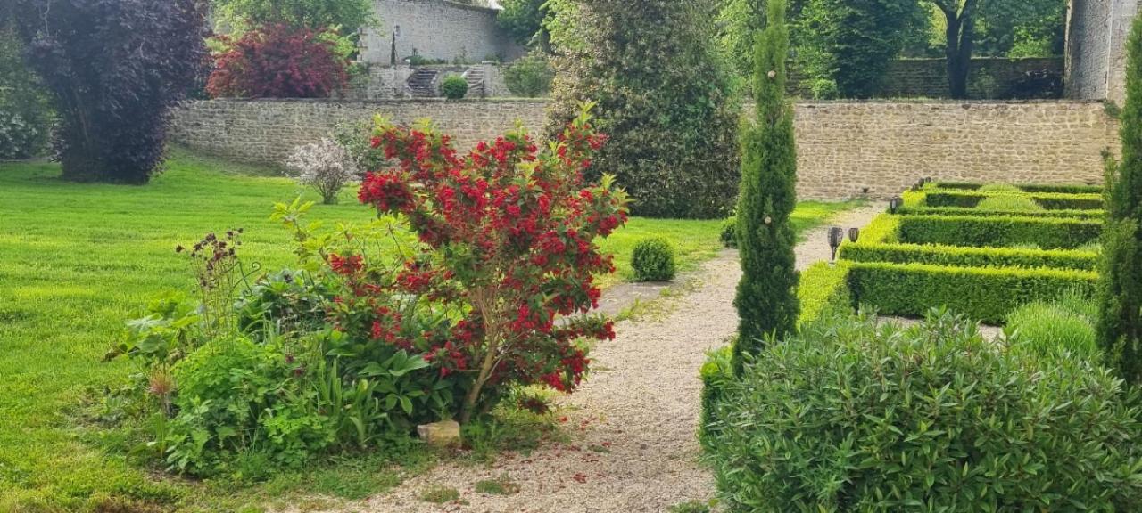 Вилла L'Orangerie Du Grand Jardin Conde-sur-Seulles Экстерьер фото