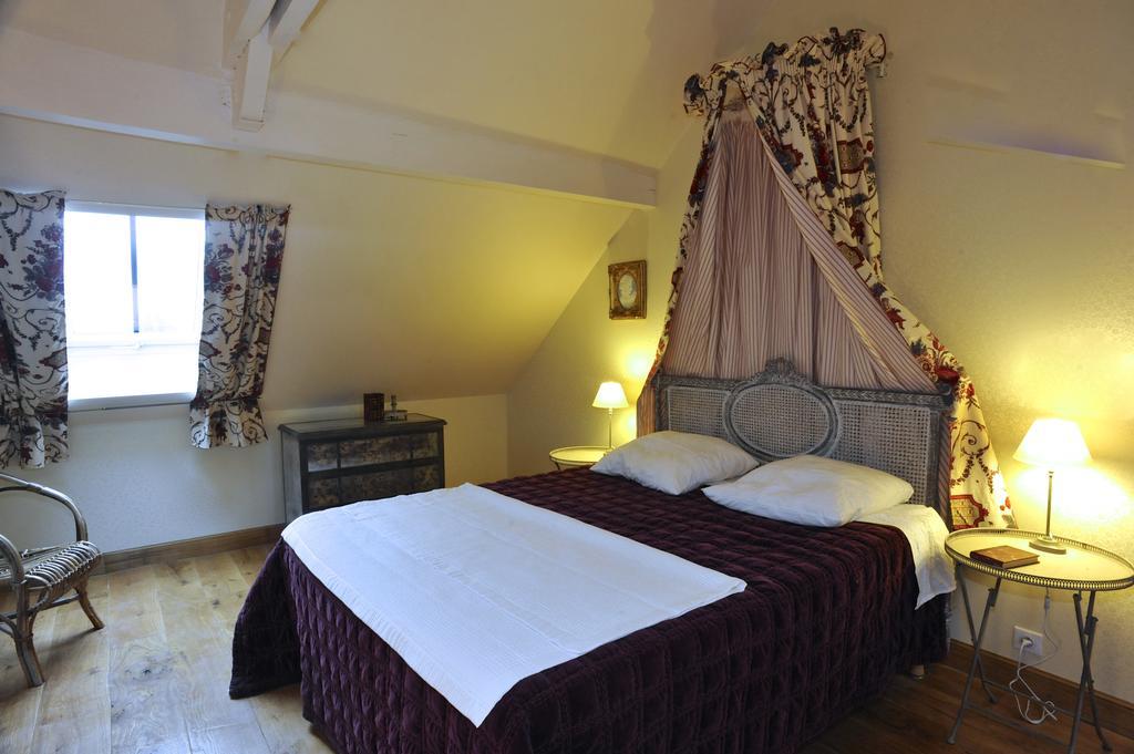 Вилла L'Orangerie Du Grand Jardin Conde-sur-Seulles Номер фото
