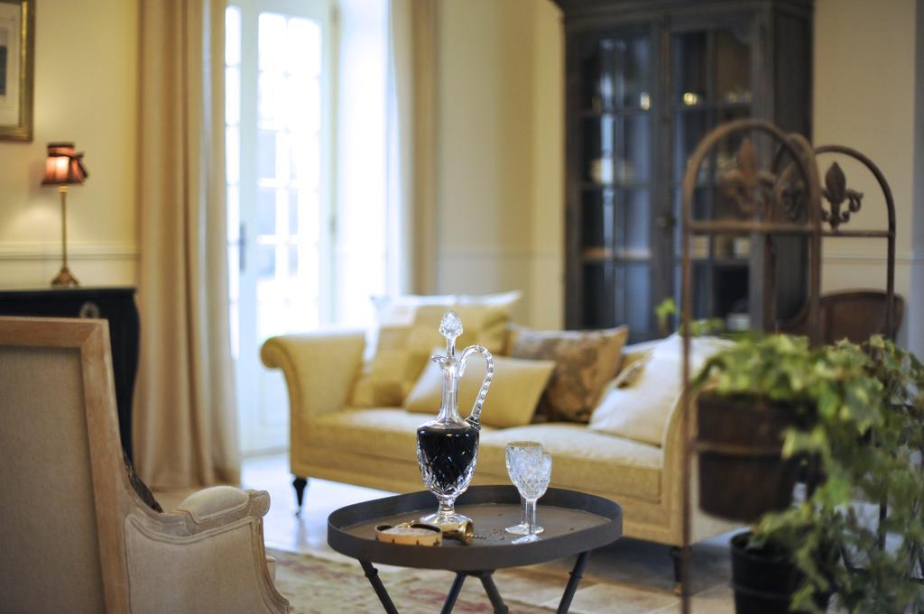 Вилла L'Orangerie Du Grand Jardin Conde-sur-Seulles Номер фото