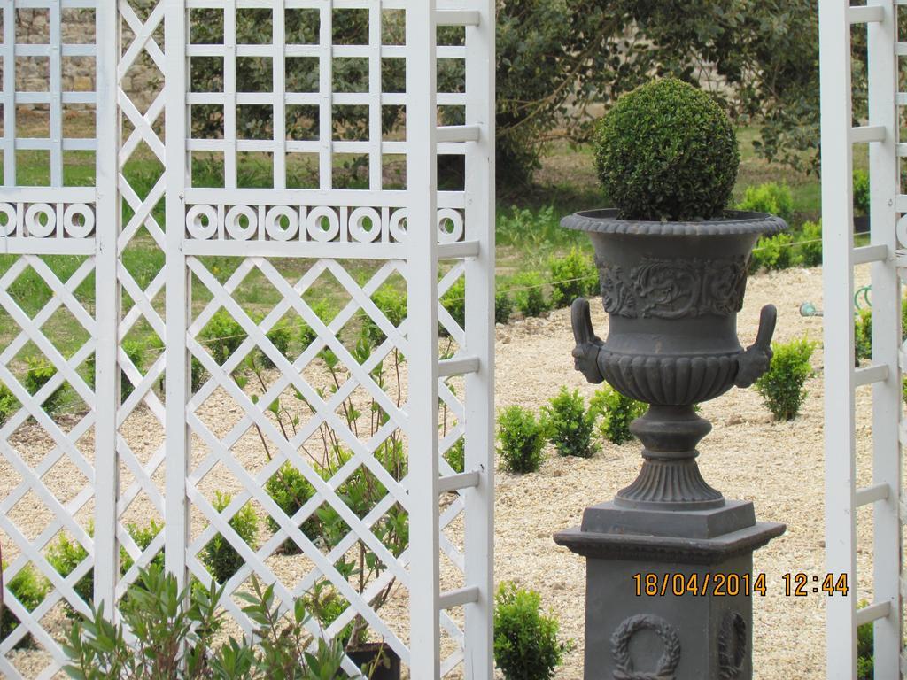 Вилла L'Orangerie Du Grand Jardin Conde-sur-Seulles Экстерьер фото